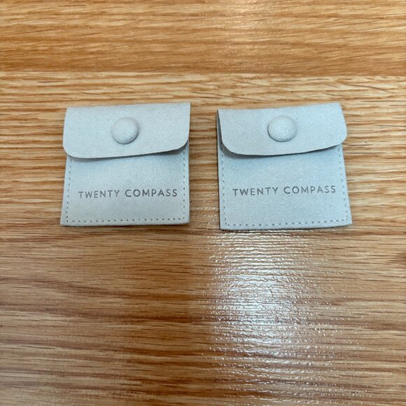 Set of 2 Twenty Compass size 8 rings - Picture 7 of 10